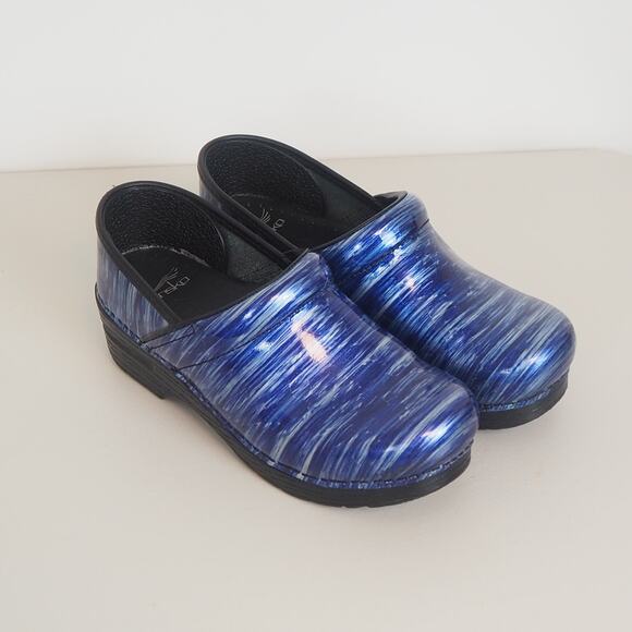 Dansko Women's Professional Blue Water Patent Slip-On Clogs EU 39 US 8.5-9 - Picture 1 of 10